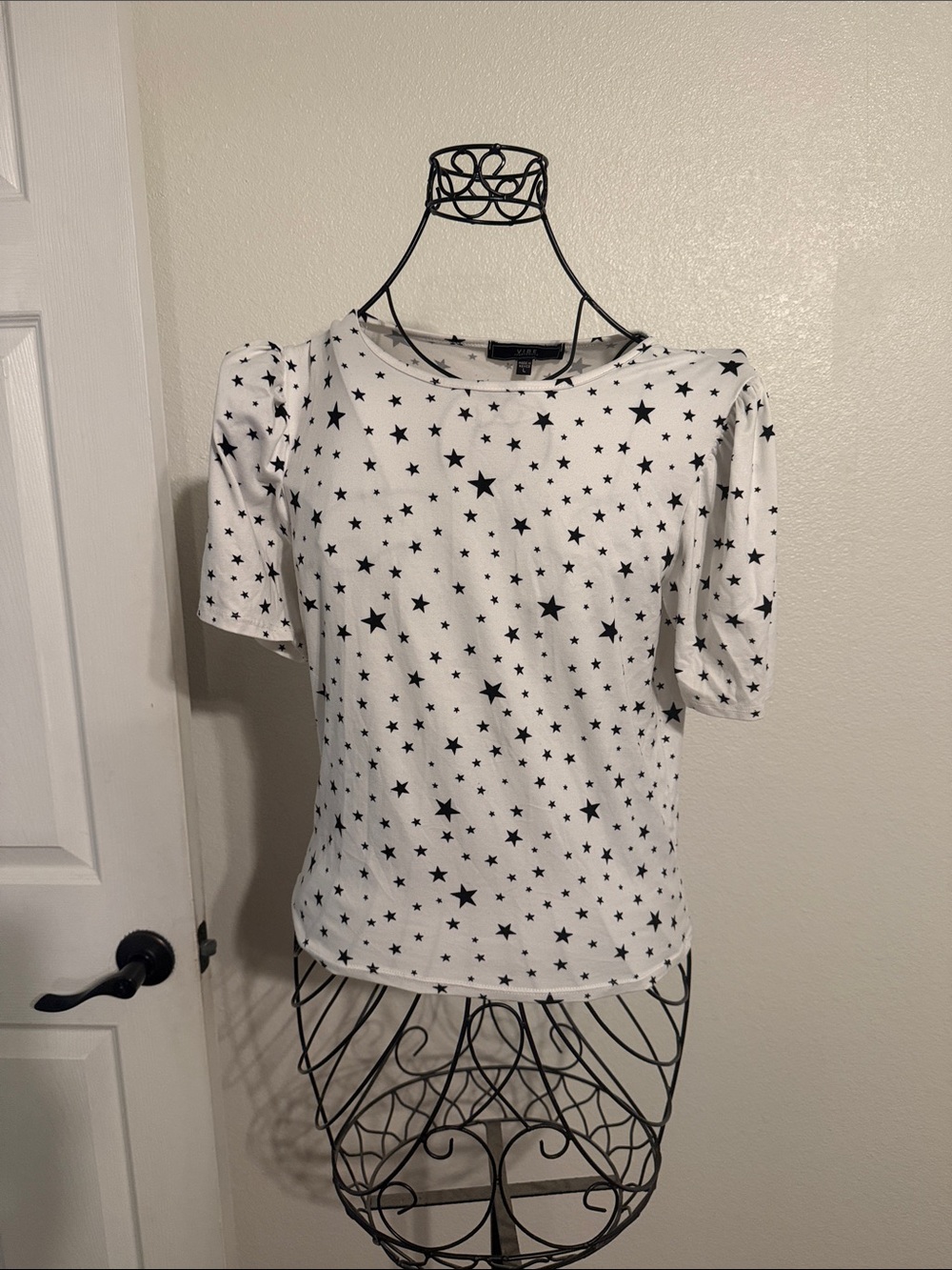 Vibe Star Print Puff Sleeve Tee - White/Black